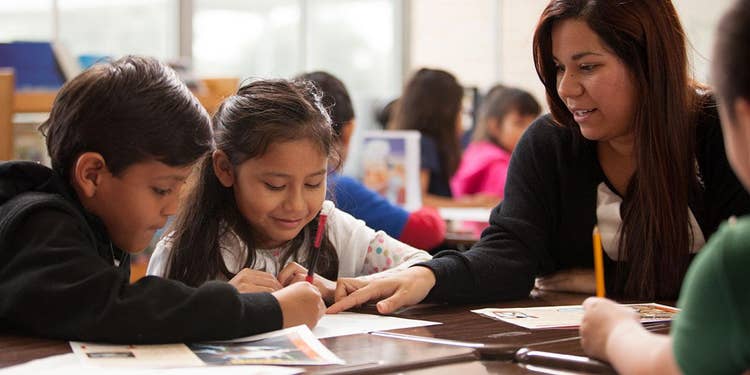 Use Raz-Plus to Promote Dual-Language Learning